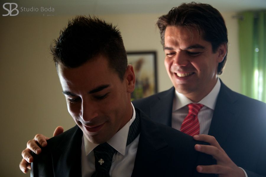 mejores-fotos-de-boda-201115 novio y hermano antes de la boda